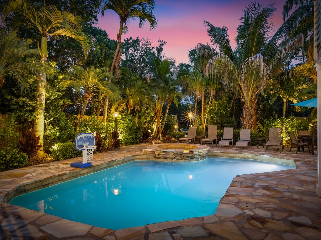 Private Pool and Spa