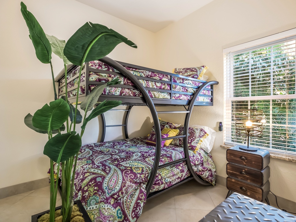 Fifth Bedroom - Twin Bunks