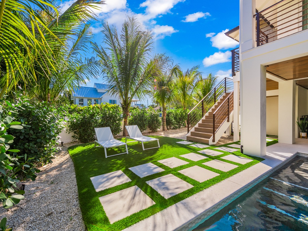 Annabella By The Sea by AMI Locals