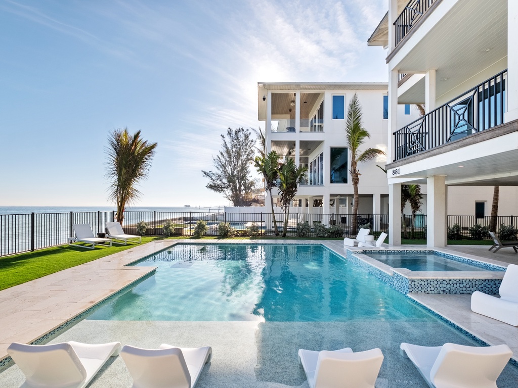 Private pool and spa