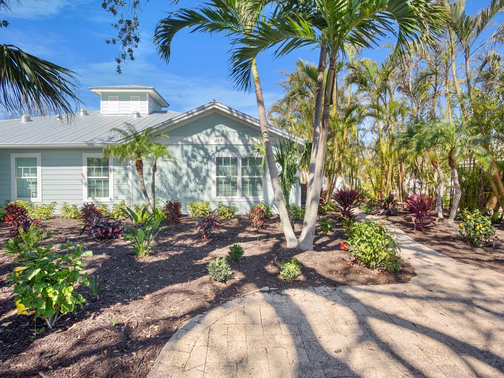 Sun Daze by Anna Maria Island Accommodations