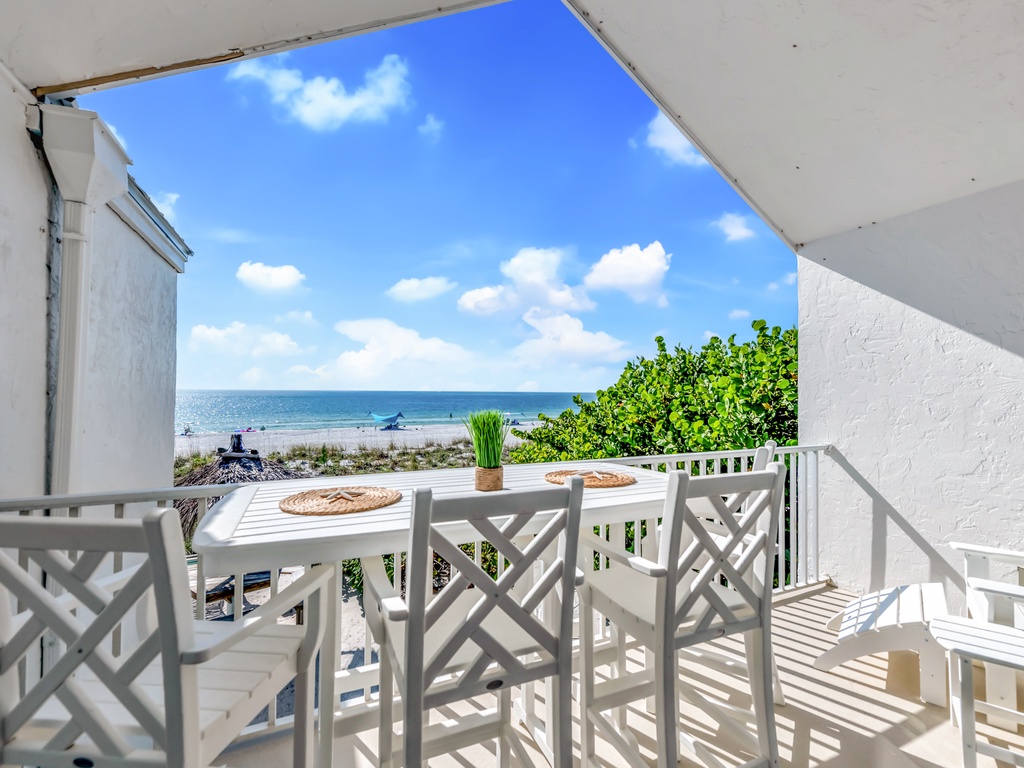 Balcony Dining Area