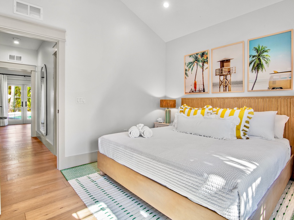 Third Bedroom, King bed