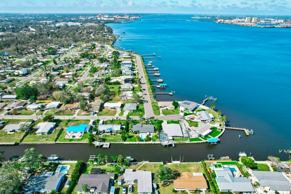 River House Retreat - AMI Locals