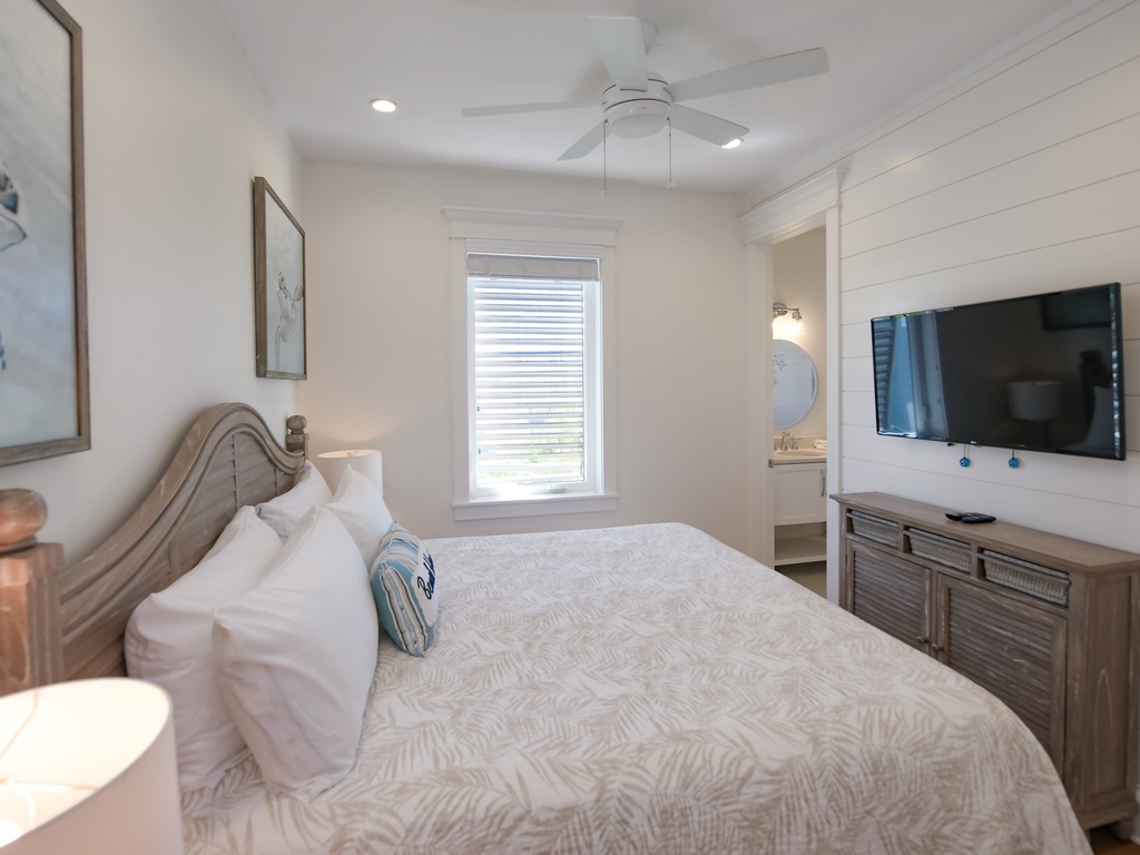 Second Bedroom, King