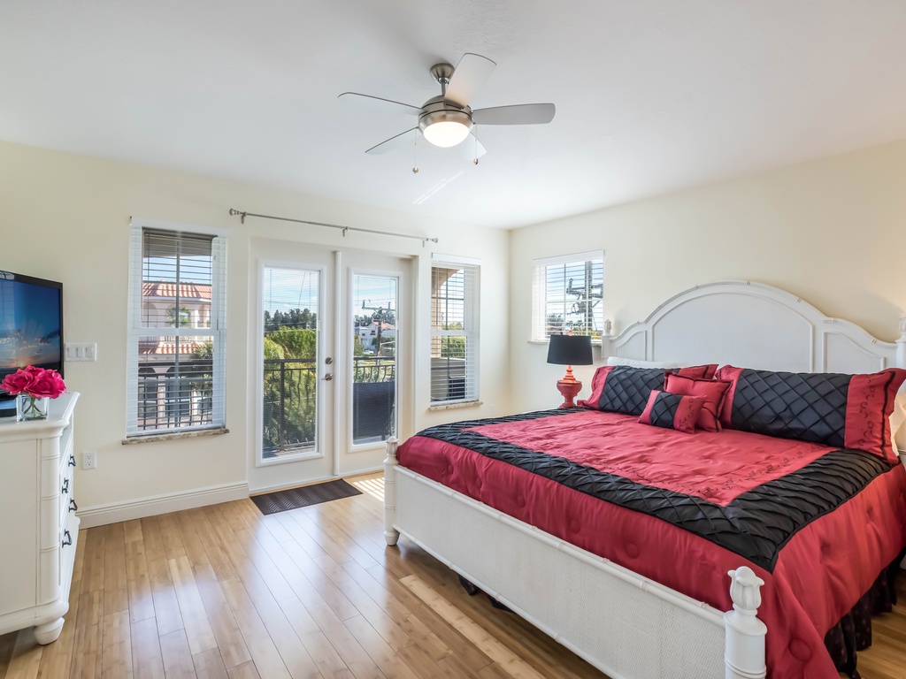 Second Bedroom - King