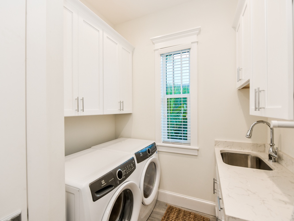 Laundry With Storage