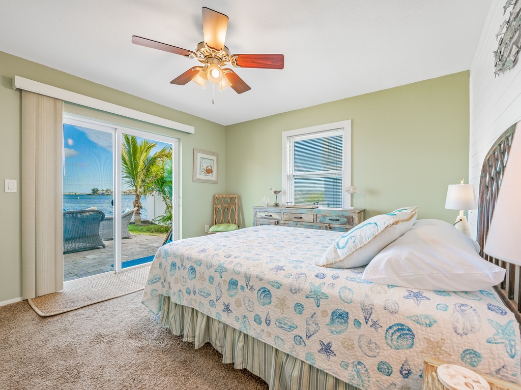 Primary Bedroom, Queen