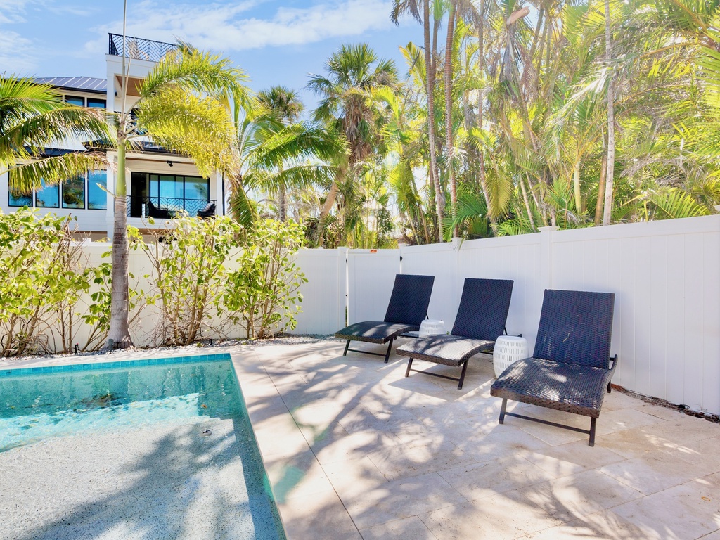 Poolside Loungers