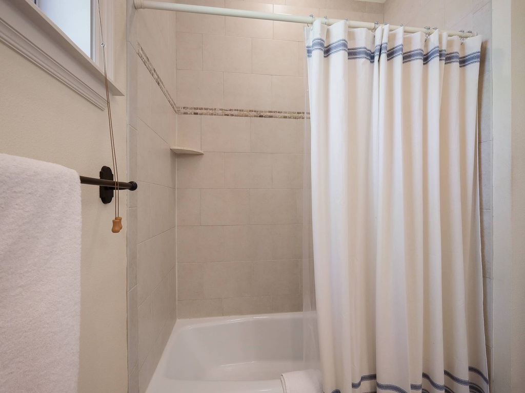 Refreshing Rainfall Shower Space