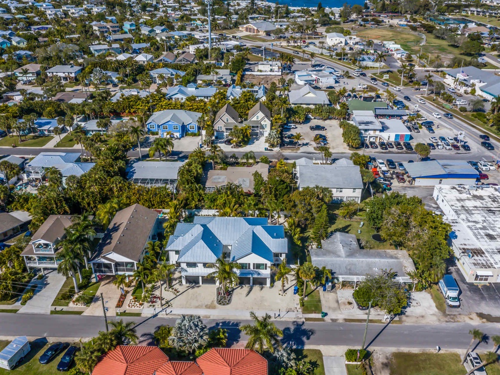 Three Little Birds Cottage by Anna Maria Island Accommodations