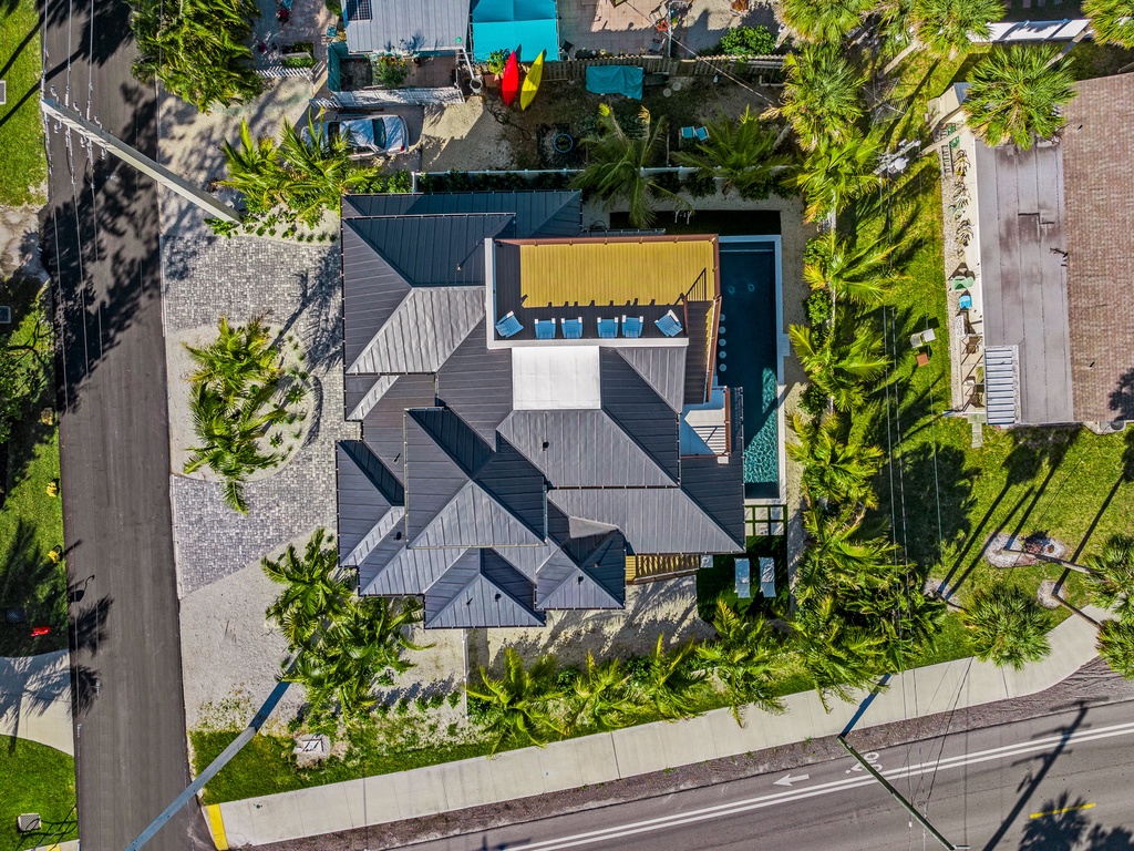 Annabella By The Sea by AMI Locals