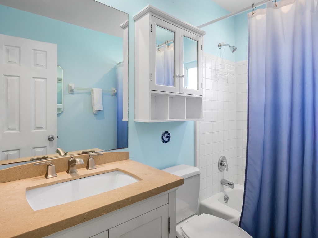 Bathroom, Shower and tub combination