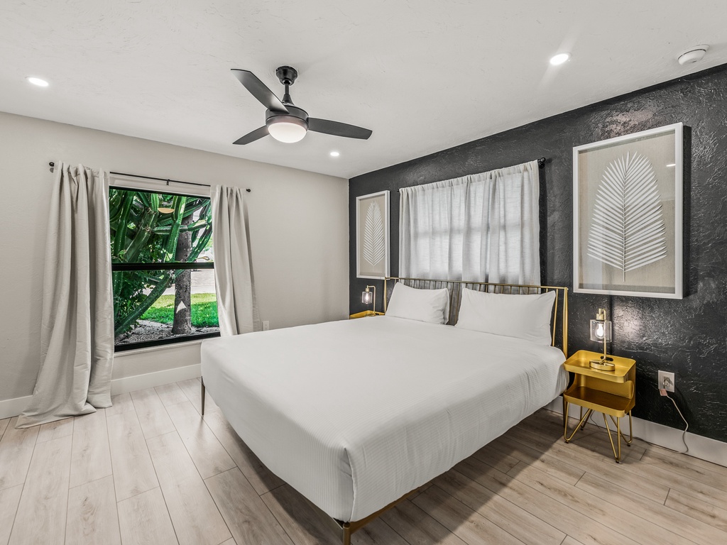 Second Bedroom - King