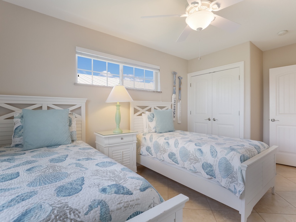 Fourth Bedroom - Two Twin Beds