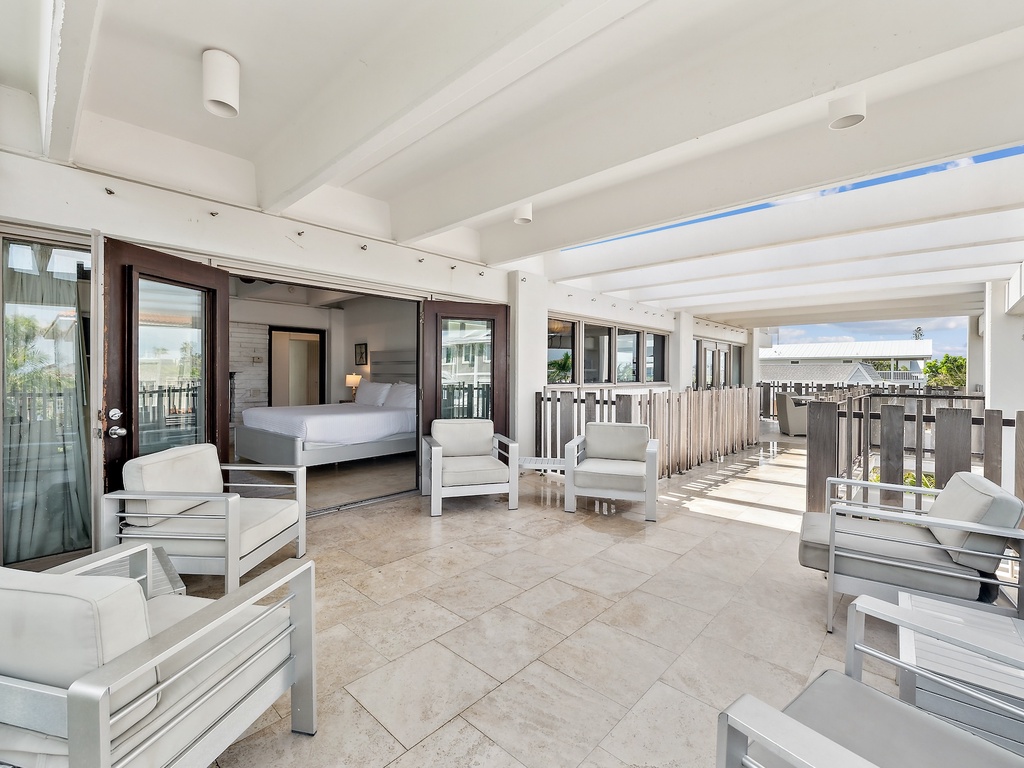 Balcony, Seating Area