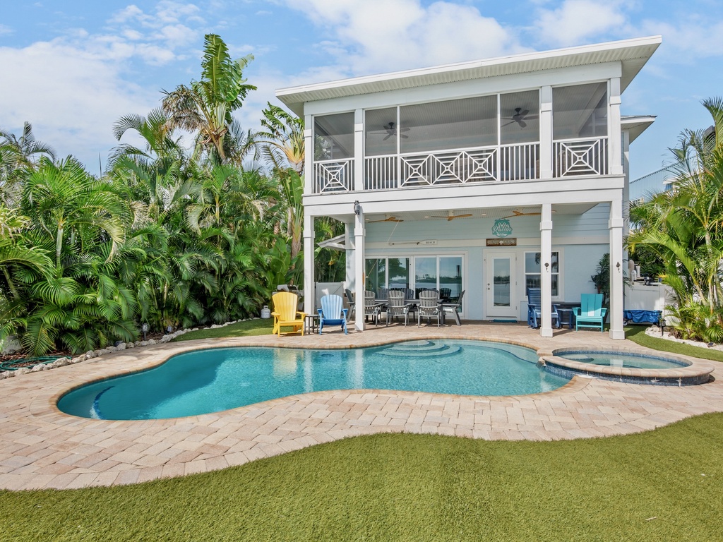 The Bayfront by Anna Maria Vacations