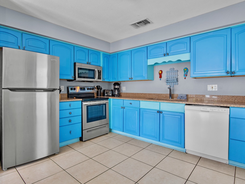 Fully equipped kitchen