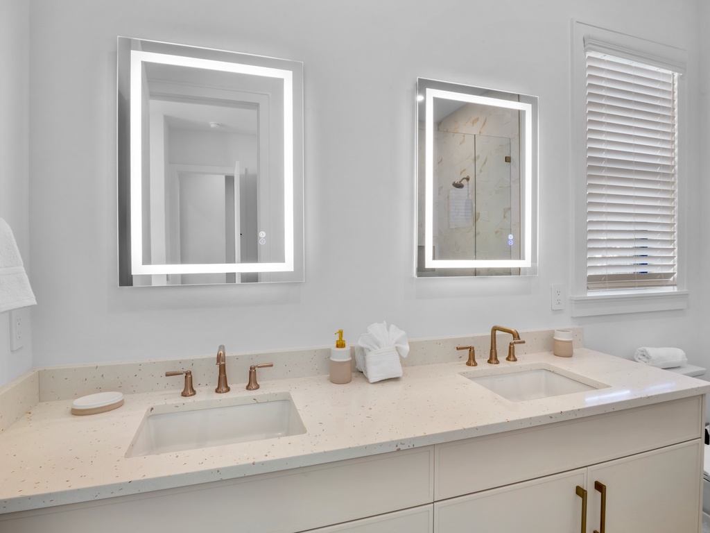 Primary Bedroom, Ensuite Bathroom