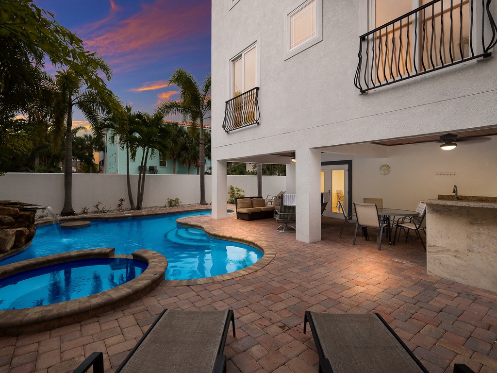 Private Pool and Spa