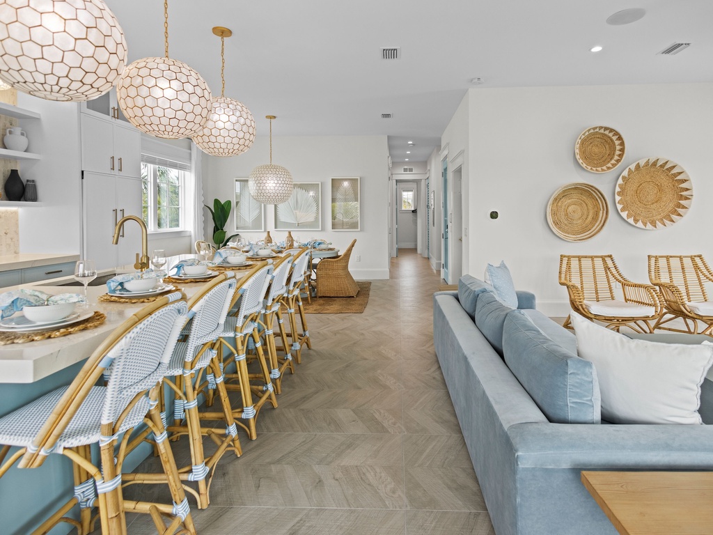 Love Me Blue by AMI Locals