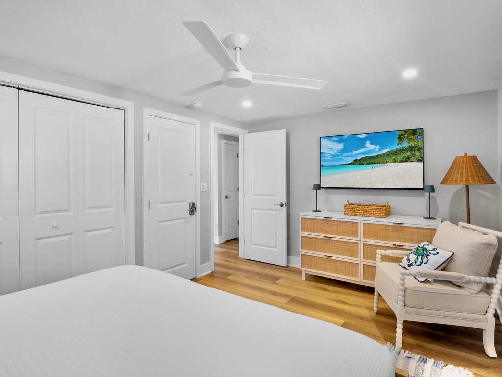 Primary Bedroom, King