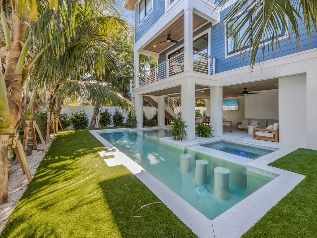 Private Pool and Spa