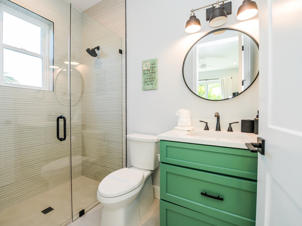 Second Bathroom, Ensuite