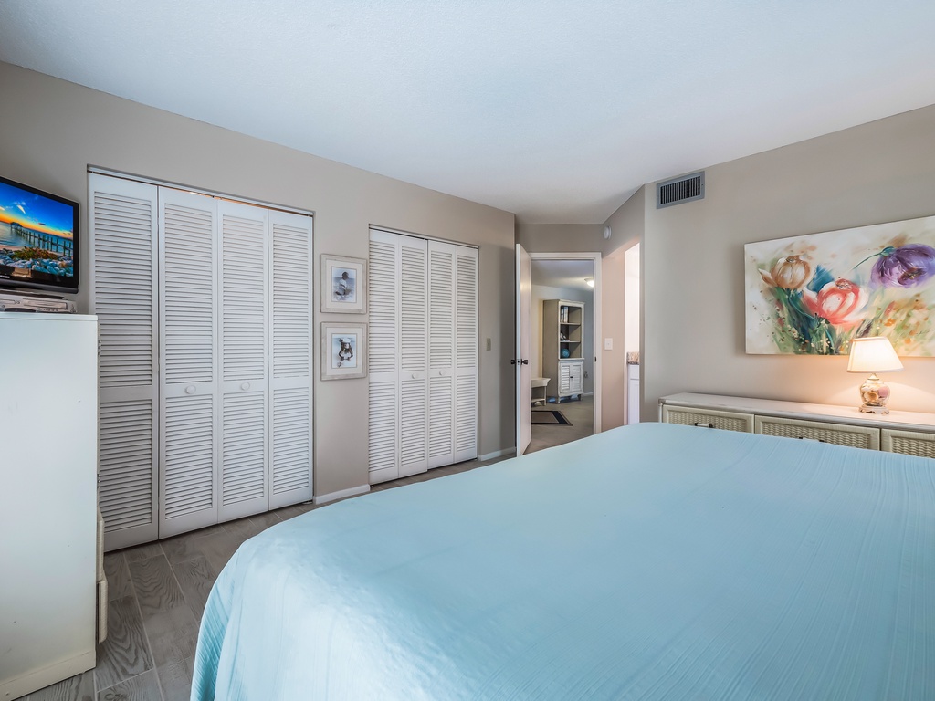 Primary Bedroom - King