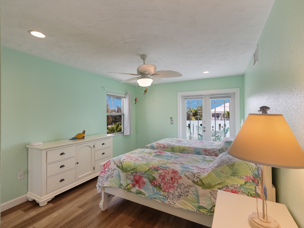 Third Bedroom - Two Twins