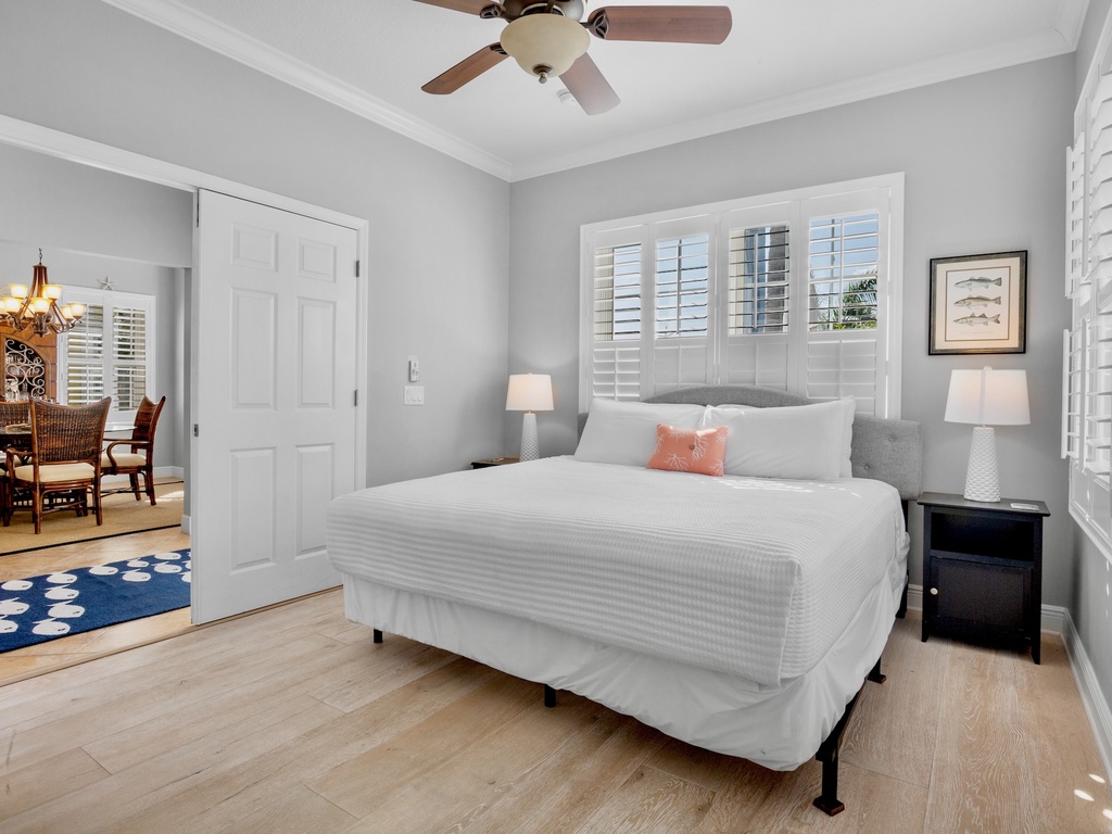 Second Bedroom, King bed