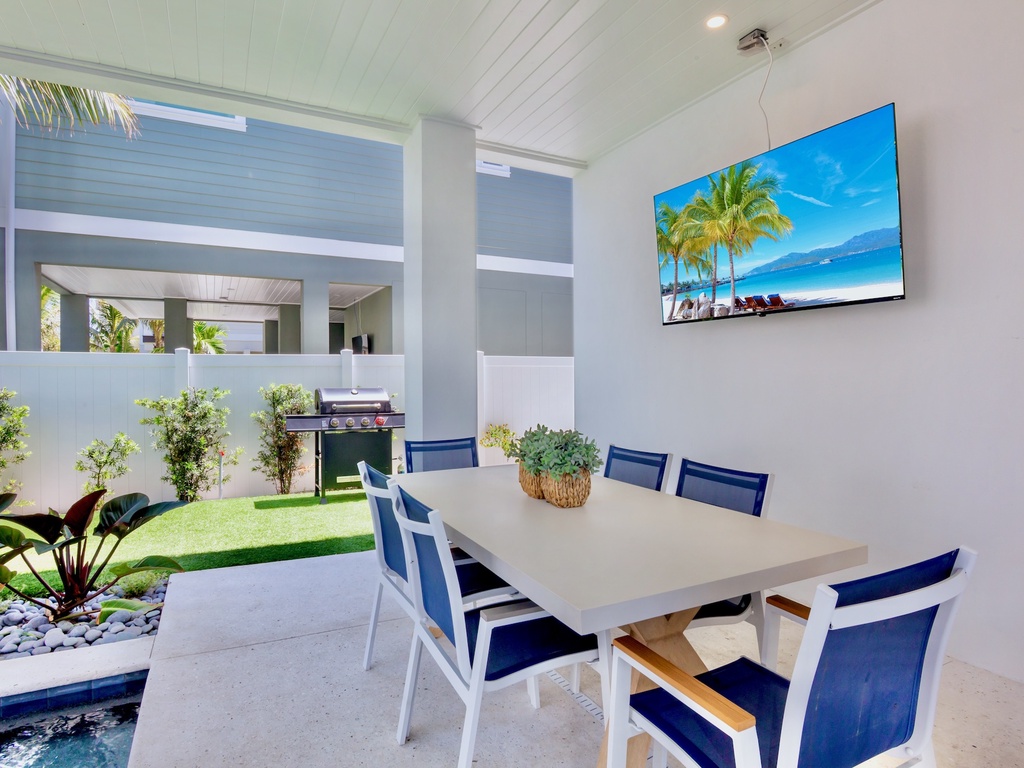 Outdoor Dining Area