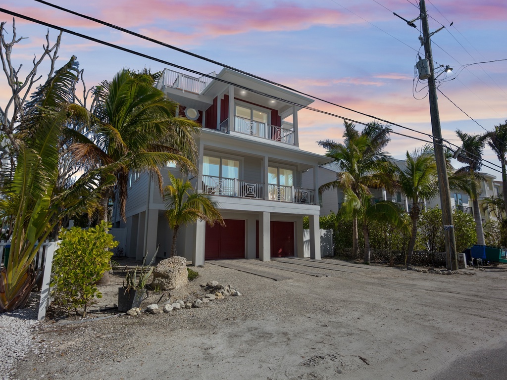 Casa del Mar by AMI Locals