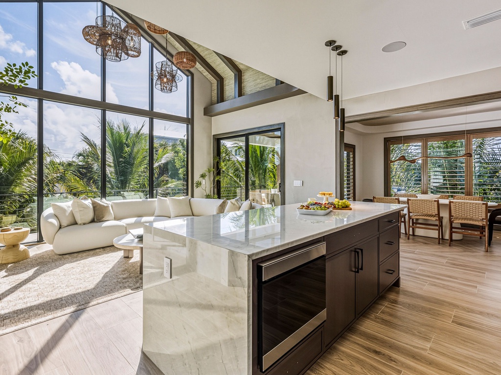 Spacious kitchen with appliances