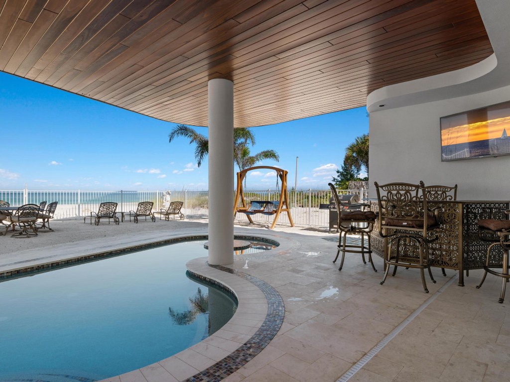 Private Pool - Outdoor Dining and Lounge