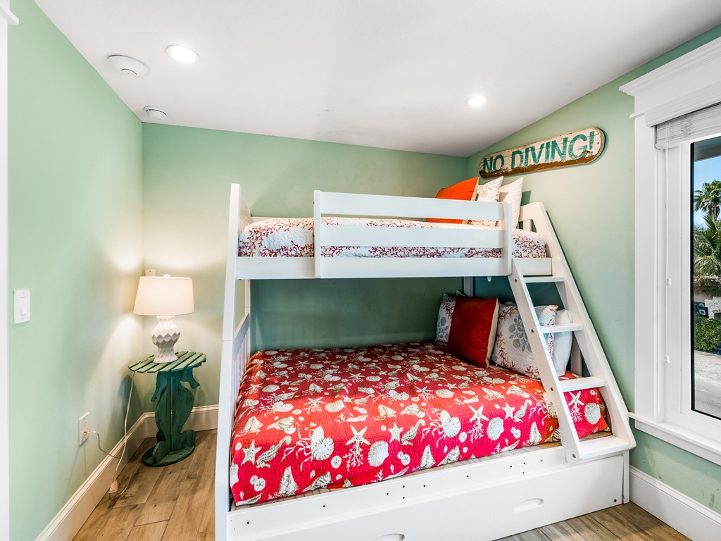 Third Bedroom, Twin/Full Bunk