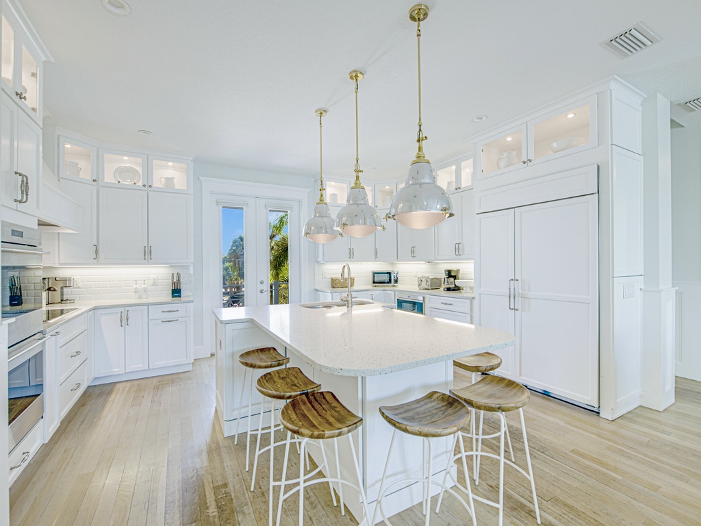 Serenity Beach - AMI Locals