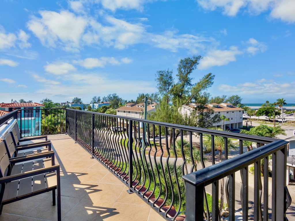 Rooftop Deck