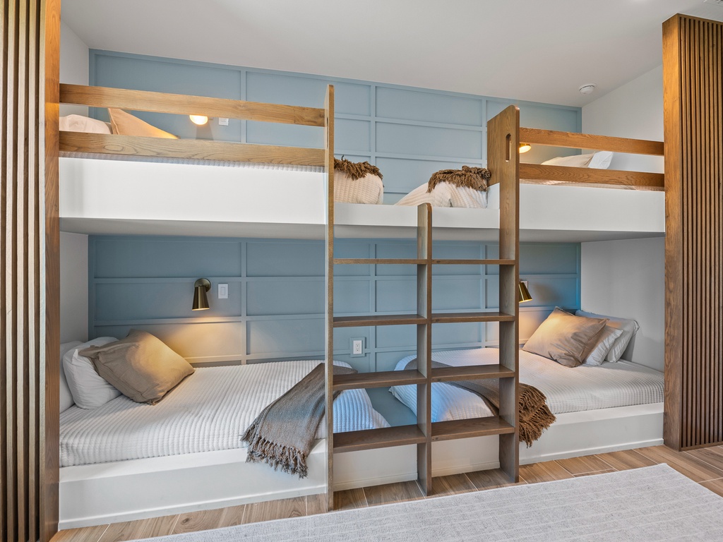 Fifth Bedroom - Two Twin Bunks