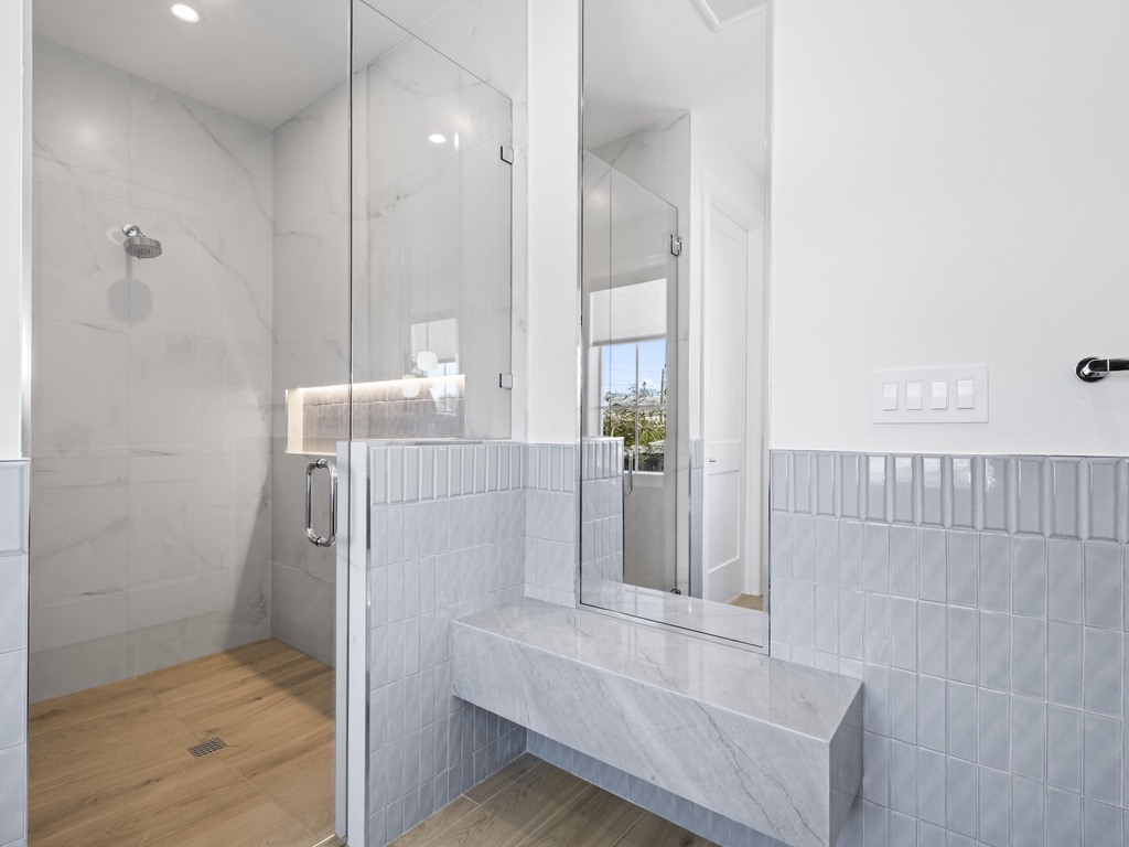 Second Bedroom, Ensuite Bathroom