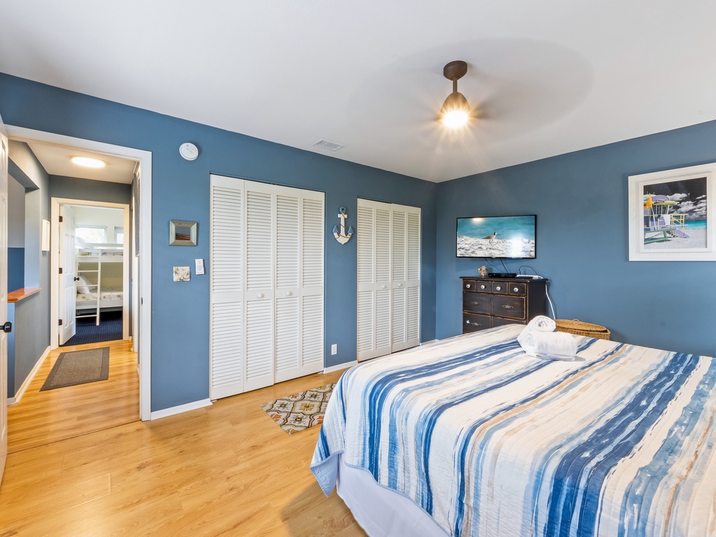 Second Bedroom, King
