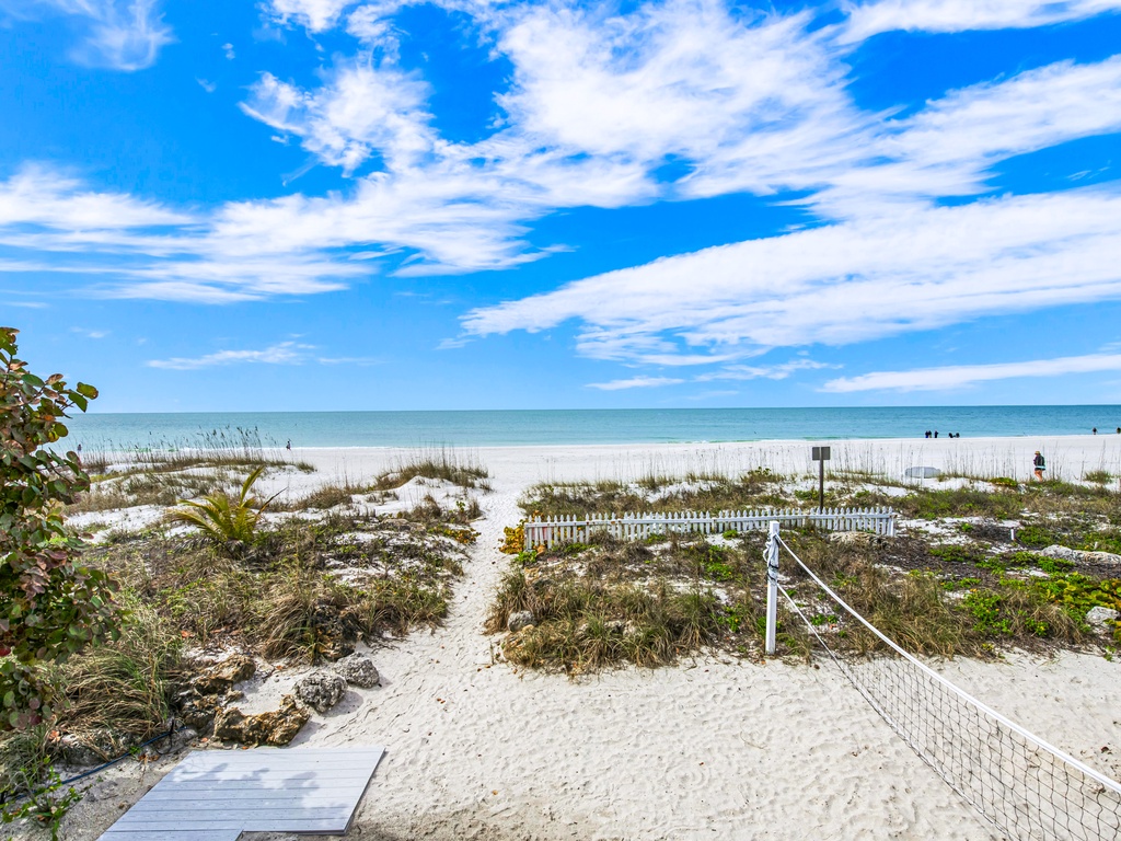 Beach Front - Private Volley Ball Net