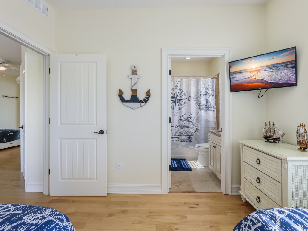 Third Bedroom, Two Twin beds