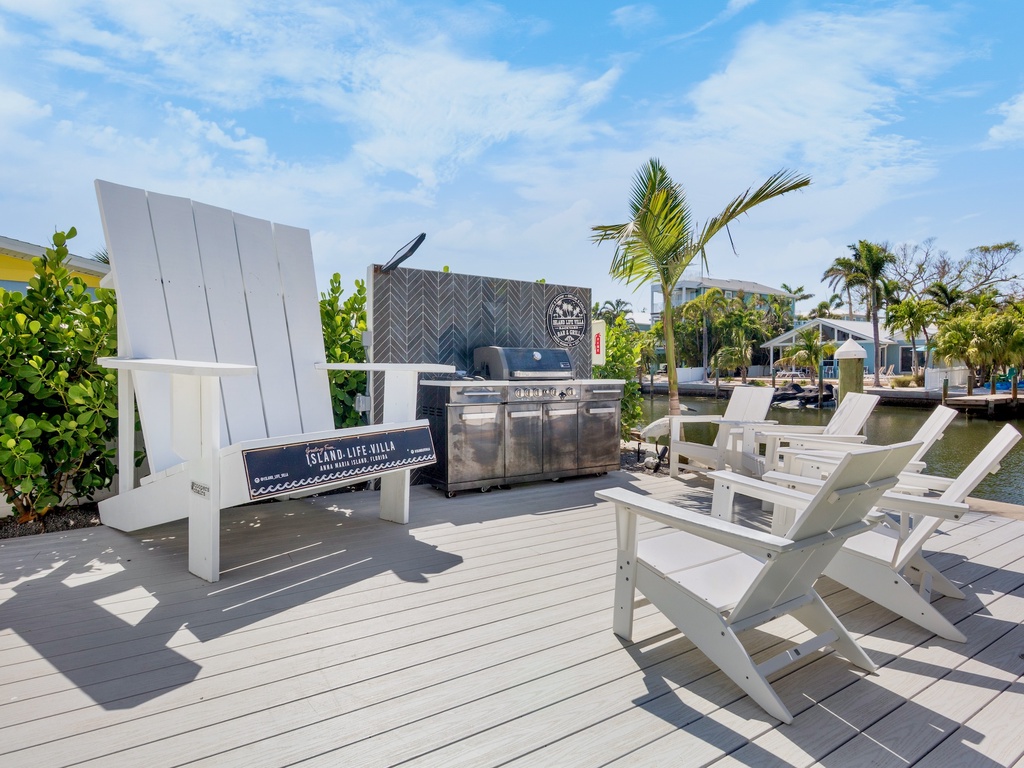 Outdoor Grill, Island Life Seating