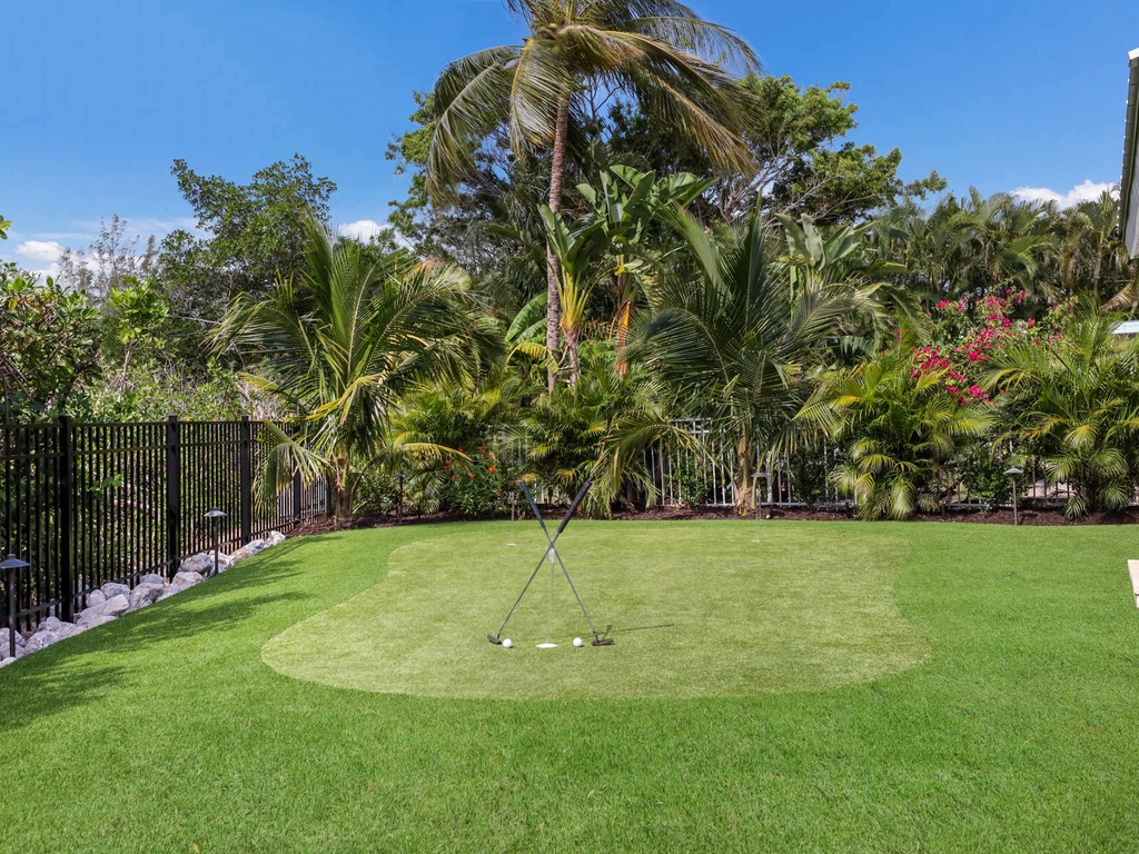Outdoor Golf Area