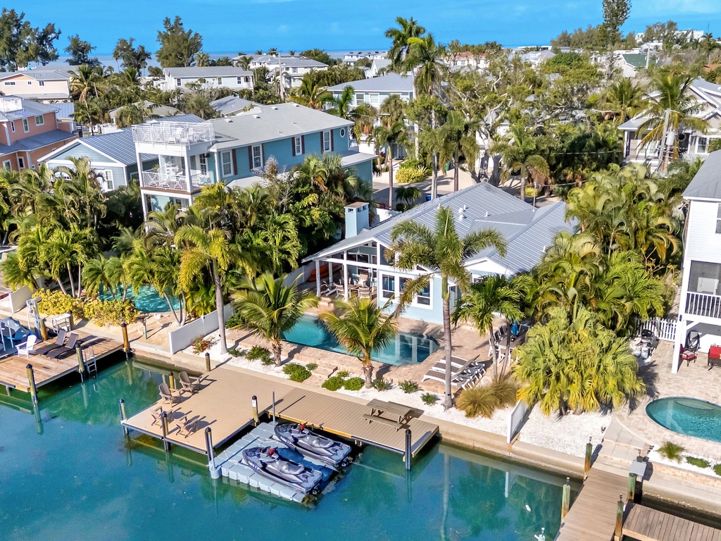 Jackie’s Cottage by Anna Maria Island Accommodations