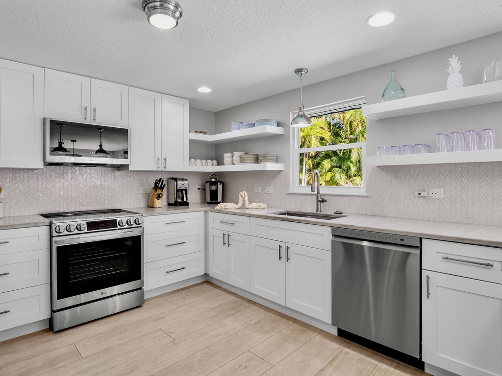 Fully equipped modern kitchen