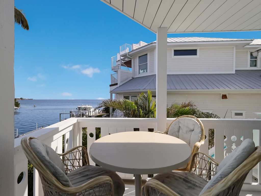 Balcony Dining