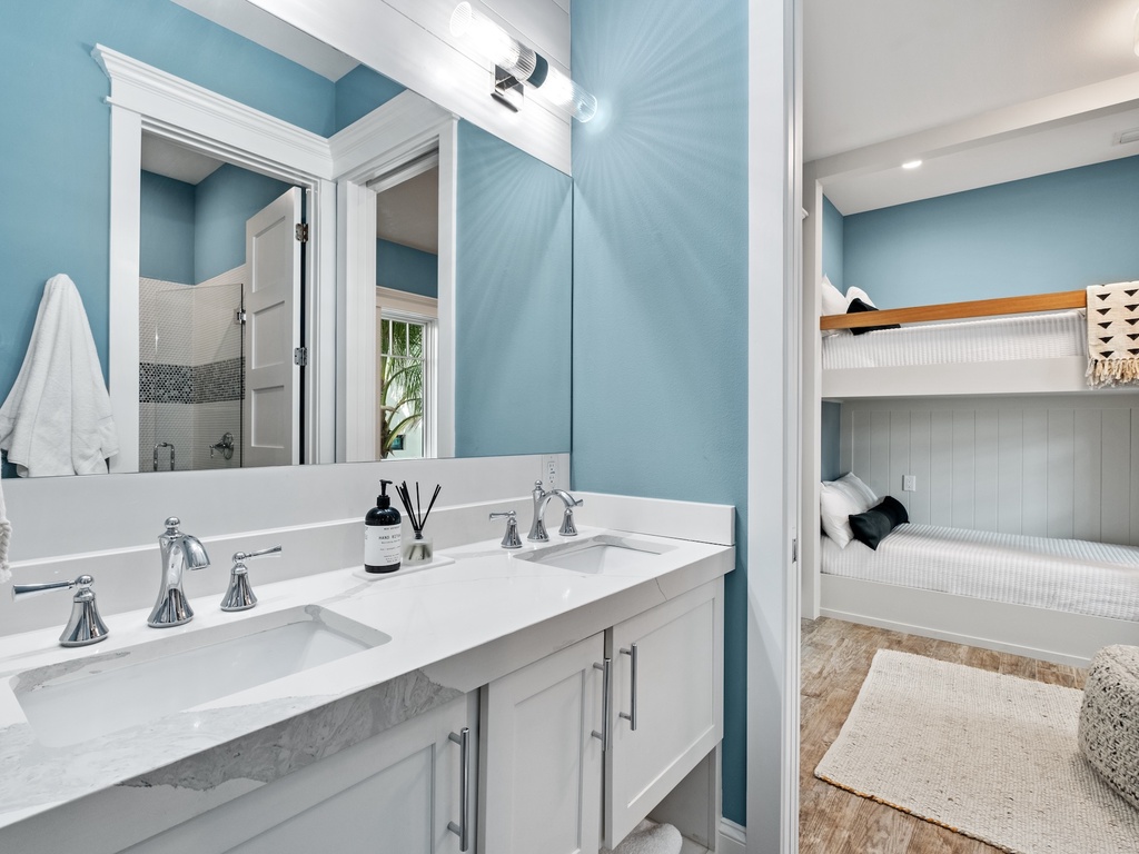 Second Bathroom, Jack and Jill