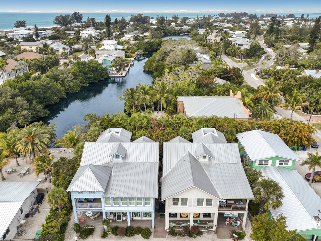 Social Nest by Anna Maria Island Accommodations